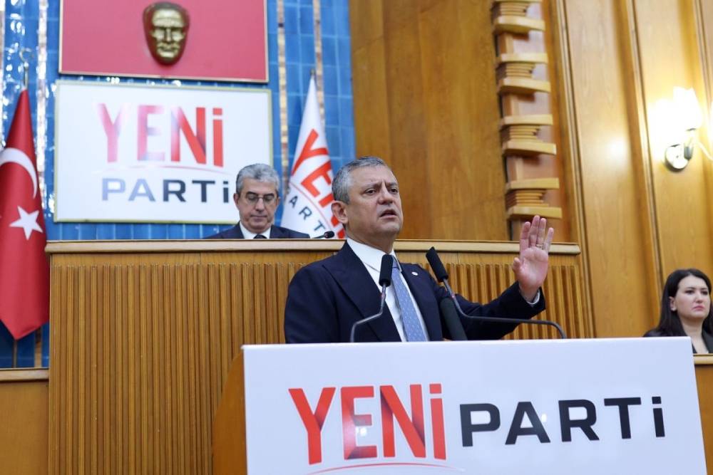 &Ouml;zg&uuml;r &Ouml;zel'den YENİ Parti i&ccedil;in bağış kampanyası: 'Partimizi millet kurdu, millet b&uuml;y&uuml;tecek' 