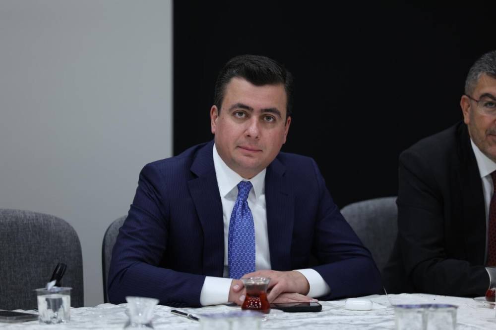 B&uuml;t&ccedil;e g&ouml;r&uuml;şmelerinde Osman G&ouml;k&ccedil;ek&rsquo;in evi tartışma konusu oldu 