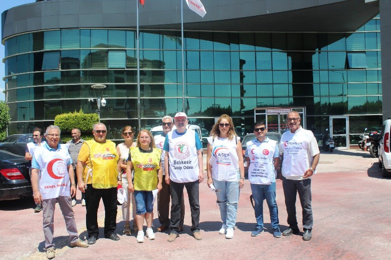 AİLE HEKİMLİĞİ’NDE ÇALIŞAN AİLE SA ĞLIĞI ÇALIŞANI EBE HEMŞİRELER DE İŞ BIRAKTI 