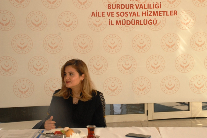       AİLE VE SOSYAL POLİTİKALAR BAKANLIĞI VE KURUMLARI; “VATANDAŞIN AYAĞINA GİDİYOR”             