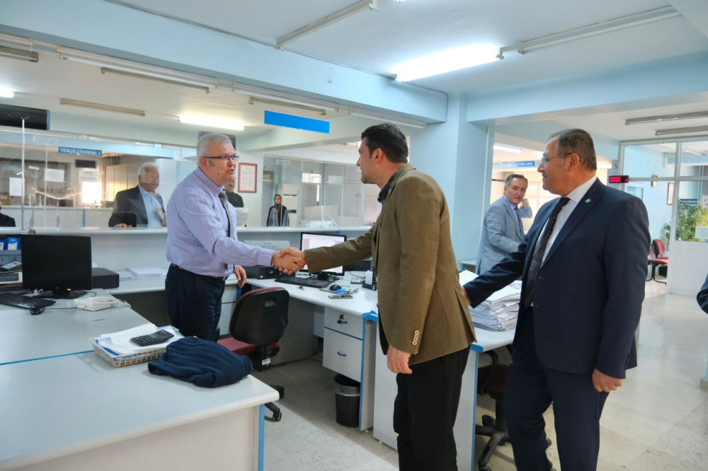           BURDUR İYİ PARTİ MİLLETVEKİLİ ADAYI FARUK ERKAN’DAN TATLI İKRAMI