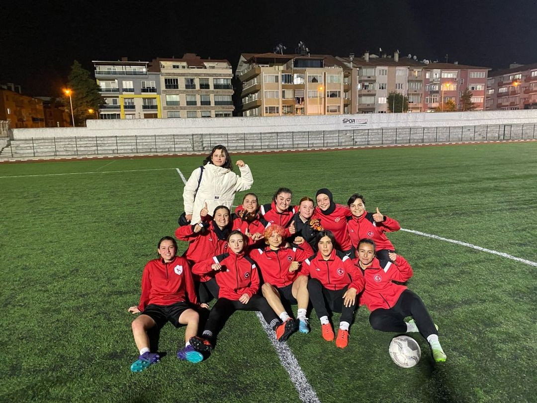 Burdur Kadın Futbol takımı yarın Afyon maçında