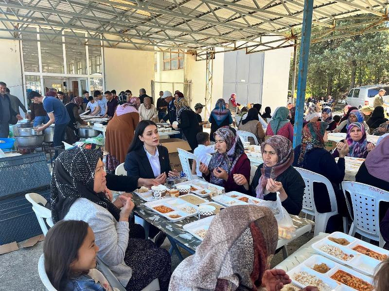               CHP BURDUR MİLLETVEKİLİ ADAYI GÜMÜŞ HAFTA SONUDA ÇALIŞIYOR 