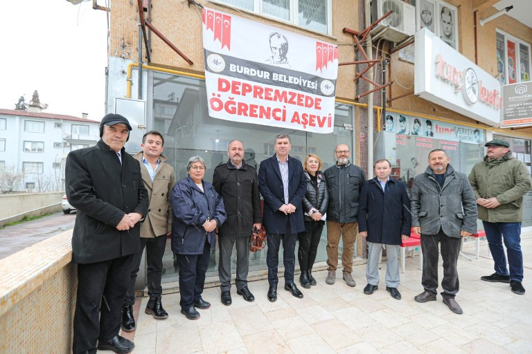 DEPREMZEDE ÇOCUKLAR İÇİN AŞEVİ