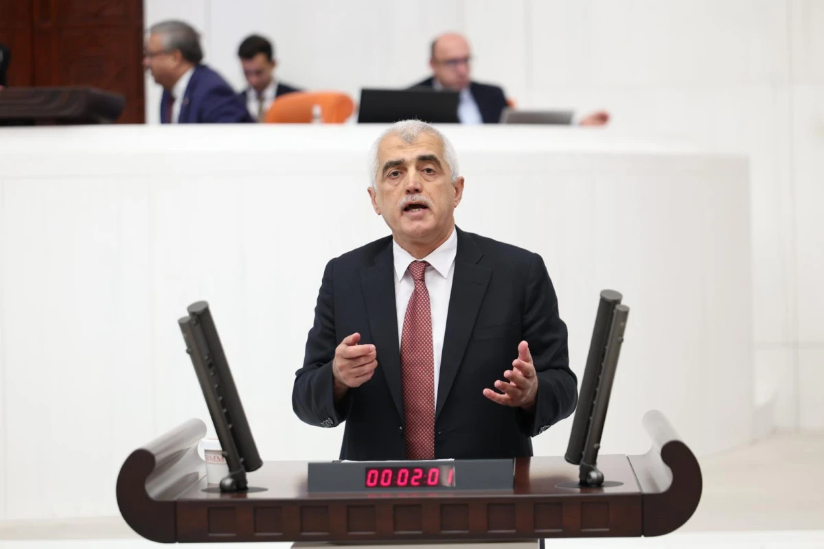 Gergerlioğlu: Eğitim AKP iktidarında aile b&uuml;t&ccedil;esini de &ccedil;&ouml;kertti!