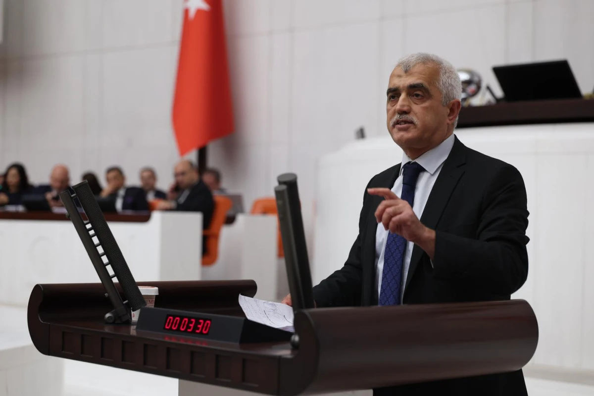 GERGERLİOĞLU&rsquo;NDAN BOMBA GİBİ S&Ouml;ZLER: &ldquo;PATLAYAN AK PARTİ FOSEPTİK &Ccedil;UKURUDUR!&rdquo;