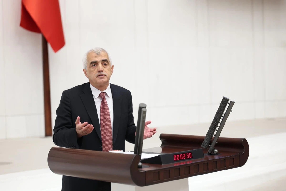 Gergerlioğlu&rsquo;ndan İktidara Sert &Ccedil;ıkış: Doktorları Ka&ccedil;ırdınız!