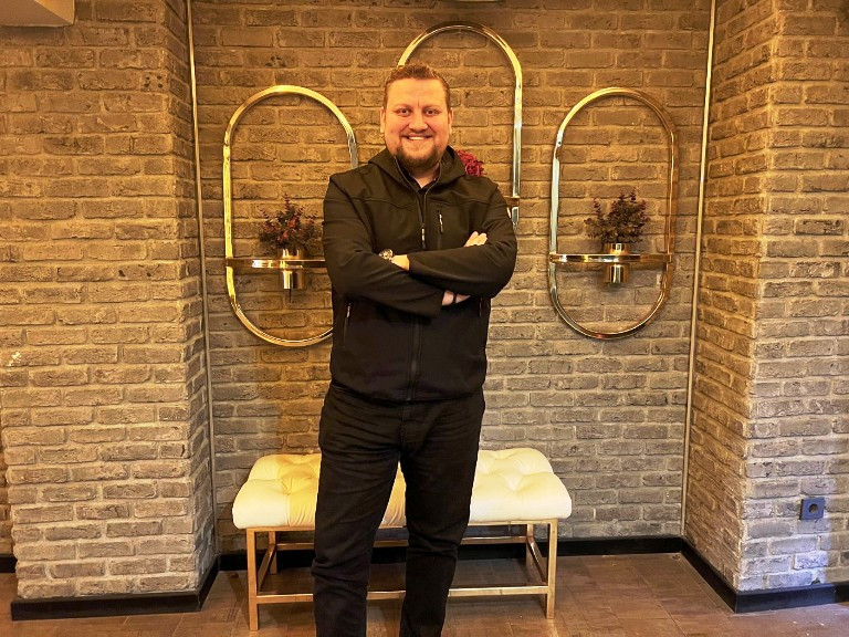      KENAN AKANSEL YENİ KİTABI İÇİN ÇALIŞIYOR