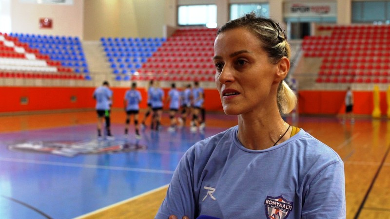 KONYAALTI BELEDİYESPOR KADIN HENTBOL TAKIMI MAKÜ’DE KAMP YAPIYOR