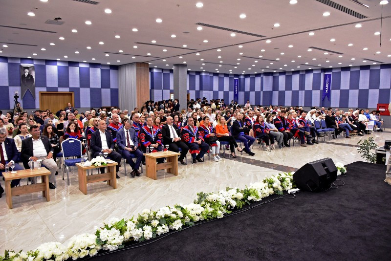            MAKÜ VETERİNER FAKÜLTESİ MEZUNİYET VE YEMİN TÖRENİ GERÇEKLEŞTİRİLDİ