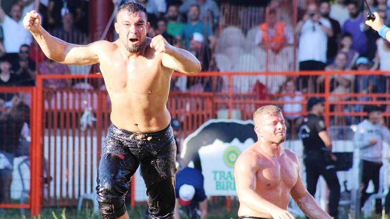                           MAKÜ’LÜ YUSUF CAN ZEYBEK KIRKPINAR BAŞPEHLİVANI OLDU