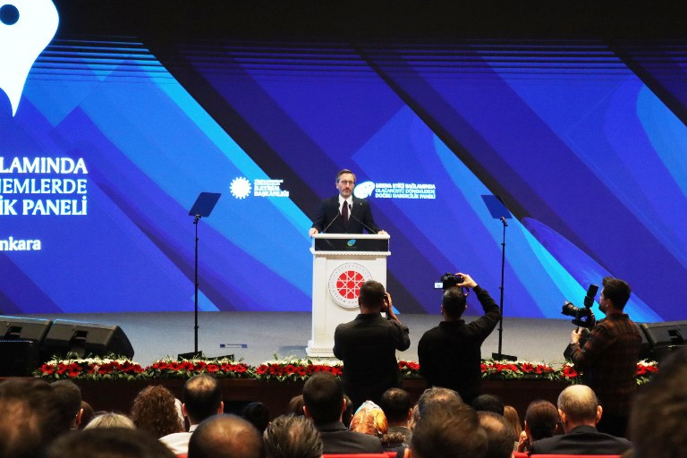 ÜNİVERSİTE OLAĞANÜSTÜ DÖNEMLERDE MEDYA ETİK KURALLARI VE DOĞRU HABERCİLİK PANELİNE KATILDI 